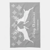 Twee witte deken op grijs met sneeuwvlokken en tek theedoek (Verticaal)