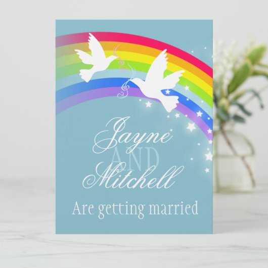 Twee witte duiven regenboog bruiloft blauw grijs u kaart (Staand voorkant)