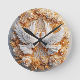Twee witte duiven te midden van een bloempatroon ronde klok