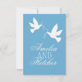 Twee witte liefde vogels blauw formele bruiloft RS RSVP Kaartje (Voorkant)