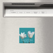 twee witte tulp bloemen, save the date magneet (Insitu (Vaatwasser))