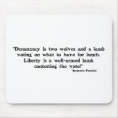 Twee Wolven en een Lamb Muismat (Voorkant)