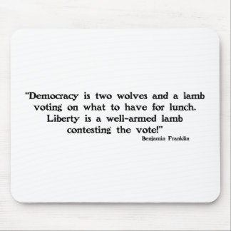 Twee Wolven en een Lamb Muismat