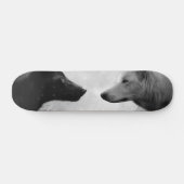 Twee wolven tegenover elkaar persoonlijk skateboard (Horizontaal)
