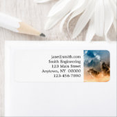 Twee wolven trekken op volle maan in het bos etiket (Insitu)