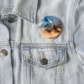 Twee wolven trekken op volle maan in het bos ronde button 5,7 cm (In situ)