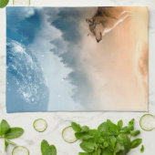 Twee wolven trekken op volle maan in het bos theedoek (Gevouwen)