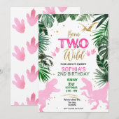 Twee worden wild dinosaurus roze verjaardagsfeestj kaart (Voorkant / Achterkant)