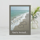 Twee zand harten op de strand, de Romantische Ocea Kaart (Staand voorkant)