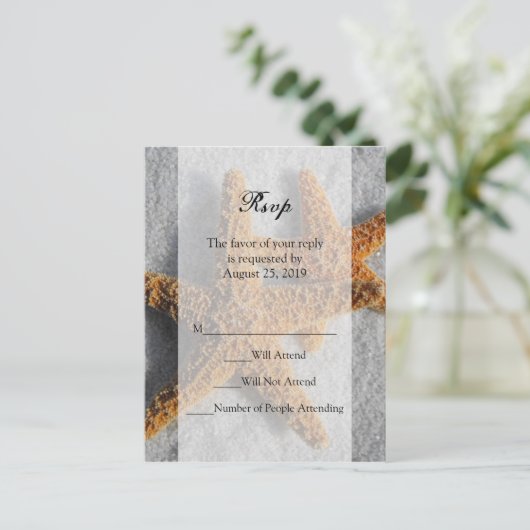 Twee Zeester & Zand, Strand Bruiloft RSVP Antwoord Uitnodiging Briefkaart (Staand voorkant)