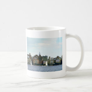 Twee zeilboten tegen Manhattan Skyline Koffiemok