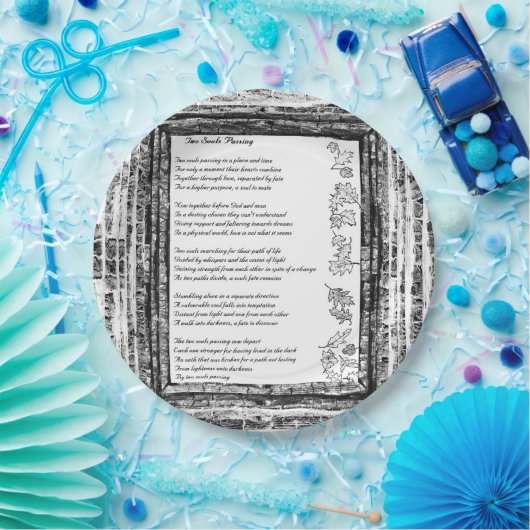 Twee zielen passeren papieren bordje (Feest)