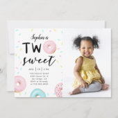 Twee zoete 2e Donut Theme Birthday Party Foto Kaart (Voorkant)