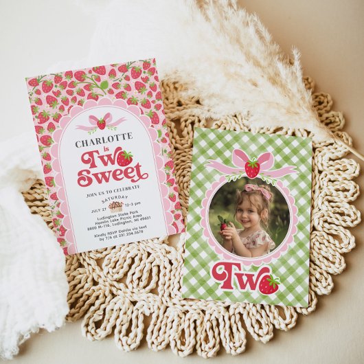 Twee zoete aardbei 2e verjaardag uitnodiging