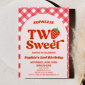 Twee zoete aardbei rood roze 2e verjaardagsfeest kaart