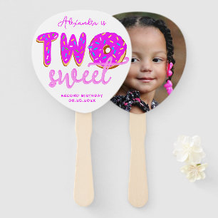 Twee zoete donut 2e verjaardag Roze meisje foto te Handwaaier