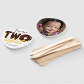 Twee zoete donut bruine chocolade, tweede verjaard handwaaier (Niet-gemonteerd)