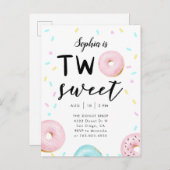 Twee zoete Donut Sprinkles 2e verjaardag Uitnodiging Briefkaart (Voorkant / Achterkant)