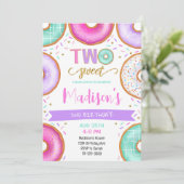 Twee Zoete Donuts 2e Verjaardagsuitnodiging Kaart (Staand voorkant)