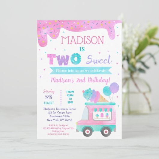 Twee zoete ijsjes voor de tweede verjaardag van de kaart (Staand voorkant)