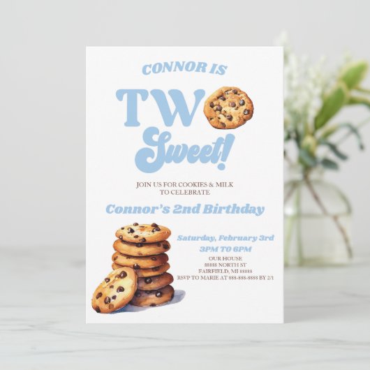 Twee zoete koekjes en melk 2e verjaardagsfeest kaart (Staand voorkant)