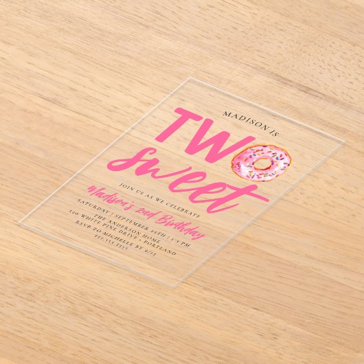 Twee zoete roze donut 2e verjaardag acryl uitnodigingen (Laagn)