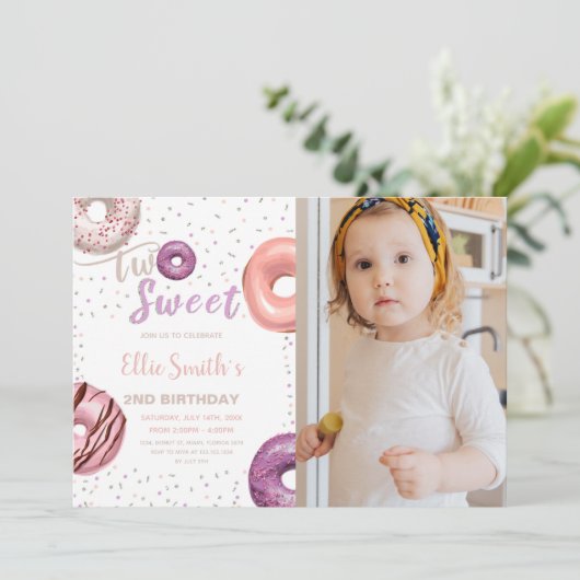 Twee zoete roze donut Birthday Invitation foto Kaart (Staand voorkant)
