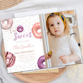 Twee zoete roze donut Birthday Invitation foto Kaart