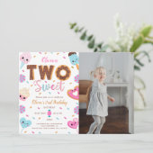 Twee zoete verjaardag, 2e verjaardag foto meisje d kaart (Staand voorkant)