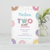 Twee zoete verjaardag, donut uitnodiging (Staand voorkant)