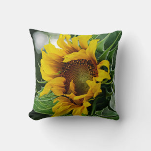 Twee zonnebloemen twee zuren kussen