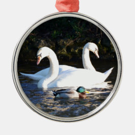 Twee zwanen en een eend metalen ornament