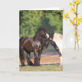 Twee zwarte en witte zigeunervanners ontmoeten elk kaart (Gele Bloem)