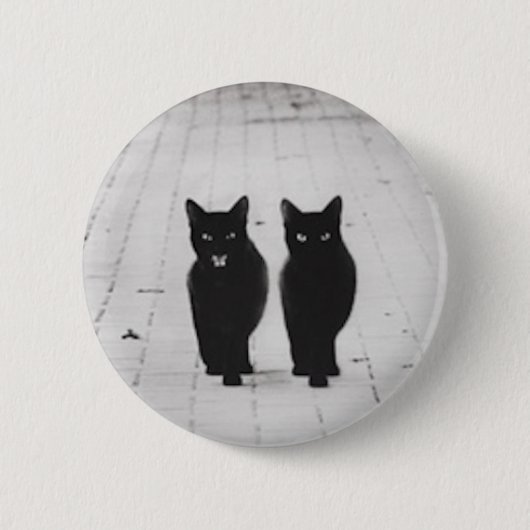 Twee zwarte kattenknoppen ronde button 5,7 cm (Voorkant)
