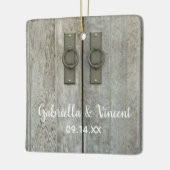 Tweebarndeuren Landbruiloft Keramisch Ornament (Links)