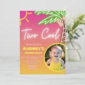 Tweecool neon zwembadfeest uitnodiging met foto (Staand voorkant)