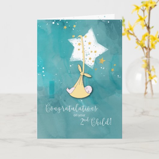 Tweede Kind, Gefeliciteerd, Baby in Stars Kaart (Gele Bloem)
