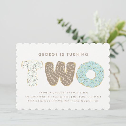 Tweede verjaardag Donut thema uitnodigingen (Staand voorkant)