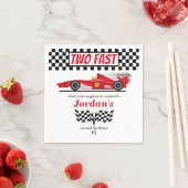 Tweede verjaardag rode race auto twee snel servet (Insitu)