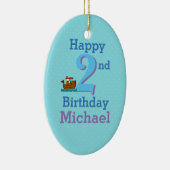 Tweede verjaardag, twee jaar oud, boot en naam keramisch ornament (Rechts)