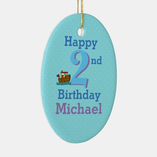Tweede verjaardag, twee jaar oud, boot en naam keramisch ornament (Rechts)