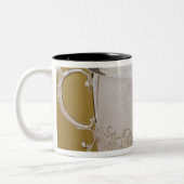 Tweehandige kop en omhulling, c.1695 (Links)