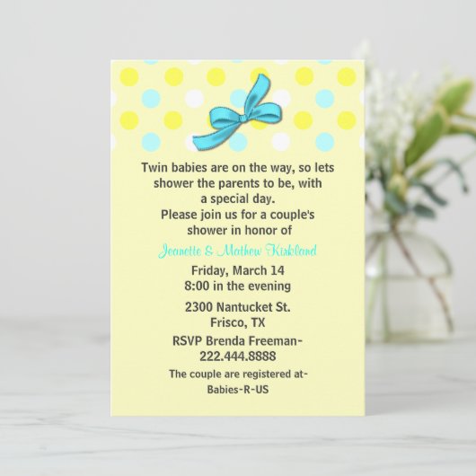 Tweeling Babies Couple's Baby shower Uitnodiging (Staand voorkant)