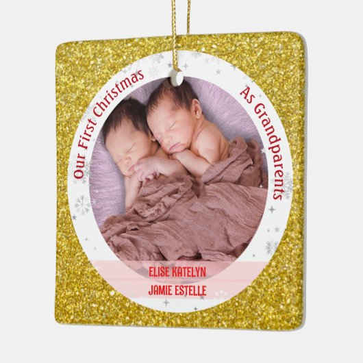 Tweeling Baby Meisjes 1e Kerstmis Als Grootouders  Keramisch Ornament (Links)