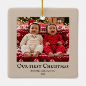 Tweeling Eerste Kerstmis baby foto Beige Keramisch Ornament (Achterkant)