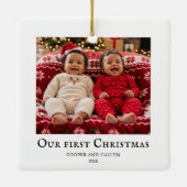 Tweeling Eerste Kerstmis baby foto Wit Keramisch Ornament (Achterkant)