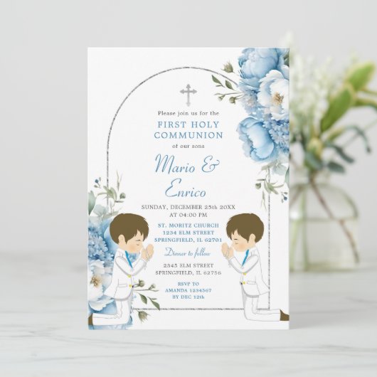 Tweeling Jongens Bidden 1e Communie Dusty Blue Arc Kaart (Staand voorkant)