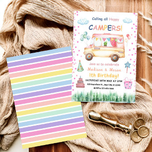 Tweeling Meisje & Jongen Gelukkige Camper Uitnodig Kaart