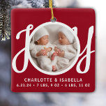 Tweeling Namen Geboorte Stats Foto Red Keepsake Keramisch Ornament<br><div class="desc">Dit schattige Twins Names Birth Stats Christmas Photo Ornament is versierd met het woord JOY in stijlvolle scripttypografie op een rode achtergrond. Eenvoudig aan te passen met uw foto,  namen en geboortestatistieken van de baby.</div>