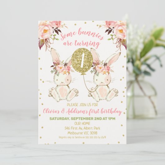 Tweeling Roze Goud Bloemenkonijn 1e Verjaardag Kaart (Staand voorkant)